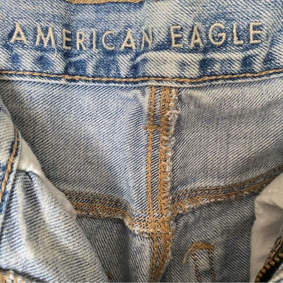 American Eagle: Regular Fit Light Wash Distressed Jeans - Picture 8 of 10
